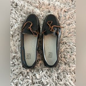 Saks 5th Avenue Shoes, Men’s 9M Black Leather Slip On Loafer, Made in Brazil